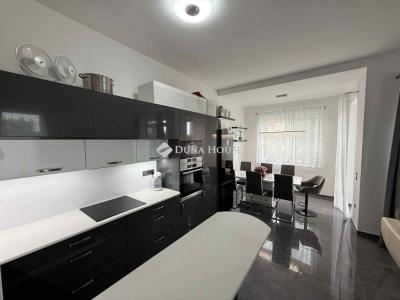 Eladó ikerház Vác