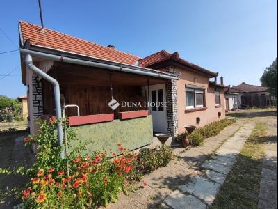 Eladó családi ház Gárdony