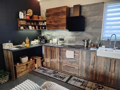 Eladó családi ház Pécs