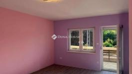 Eladó családi ház Úri