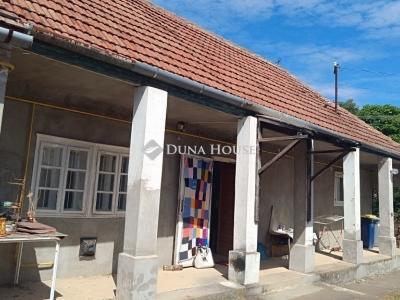 Eladó családi ház Úri