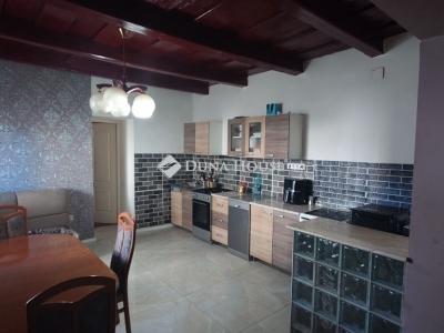 Eladó családi ház Monor