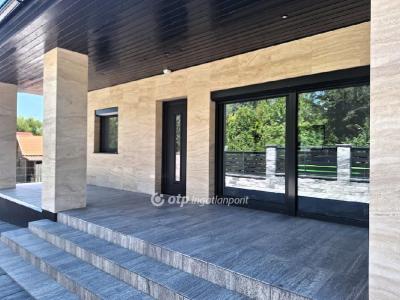 Eladó nyaraló Balatonkenese Balatonakarattya