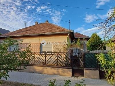 Eladó családi ház Vecsés