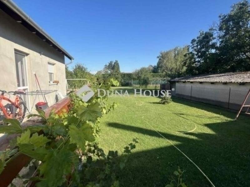 Eladó családi ház Szigetcsép