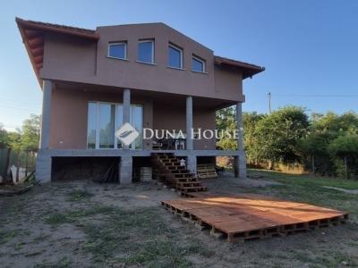 Eladó családi ház Monor