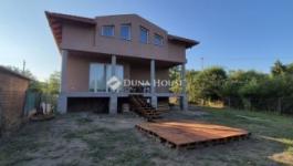 Eladó családi ház Monor