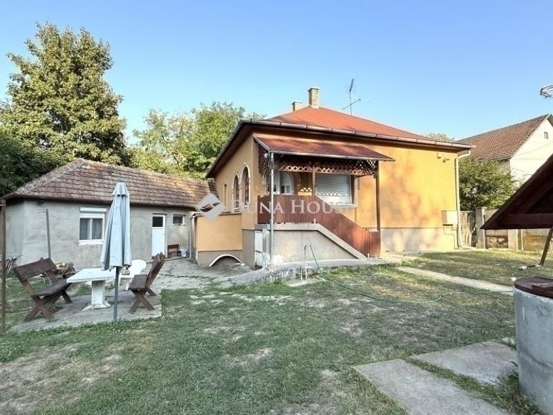 Eladó családi ház Mende