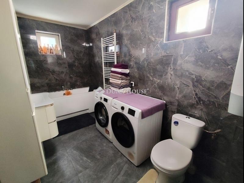 Eladó családi ház Vecsés