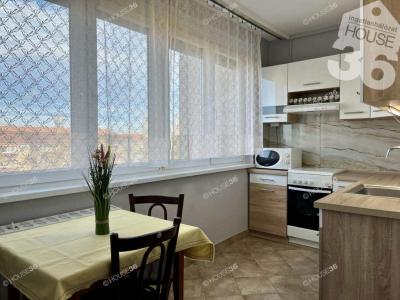 Eladó lakás Kecskemét