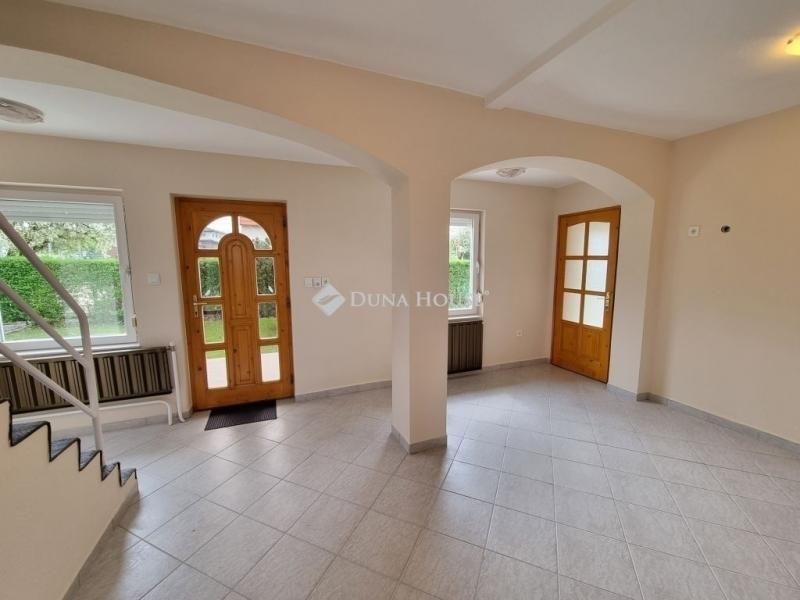 Eladó családi ház Gárdony