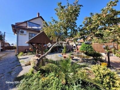 Eladó családi ház Vecsés