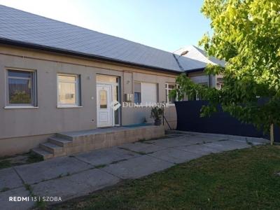 Eladó házrész Vecsés