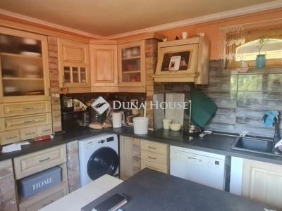 Eladó családi ház Vecsés