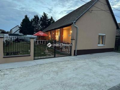 Eladó családi ház Vecsés