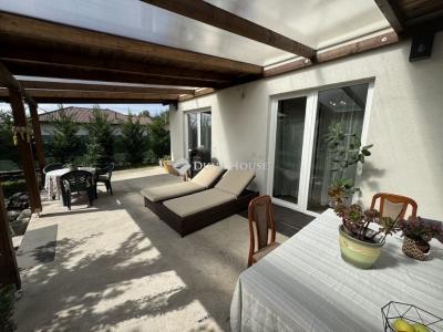 Eladó nyaraló Szigetcsép