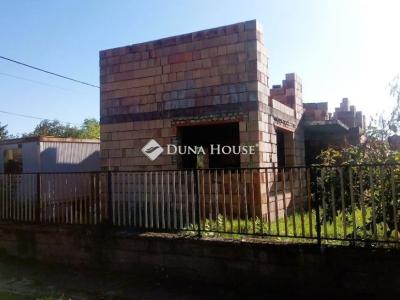 Eladó lakóövezeti telek Esztergom