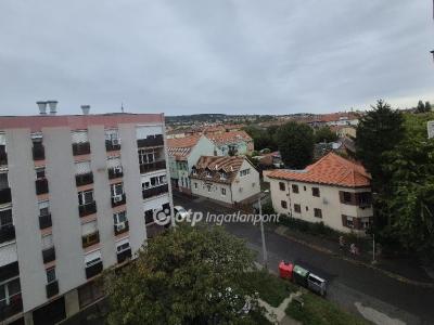 Eladó lakás Pécs