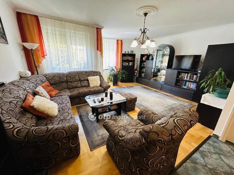 Eladó lakás Debrecen
