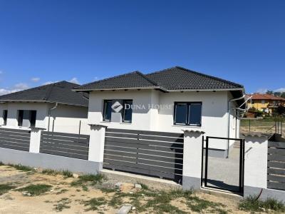 Eladó családi ház Őrbottyán