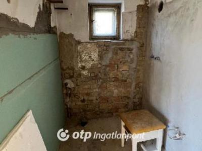 Eladó lakás Pápa