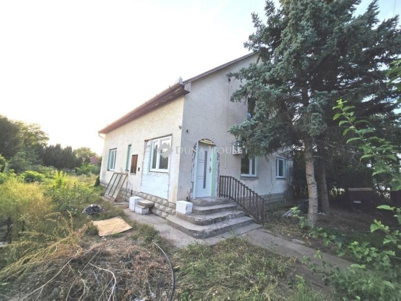 Eladó családi ház Érd