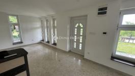 Eladó családi ház Domony