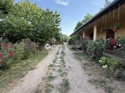 Eladó családi ház Vecsés