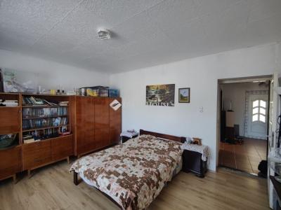 Eladó családi ház Úri