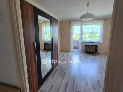 Eladó lakás Szekszárd