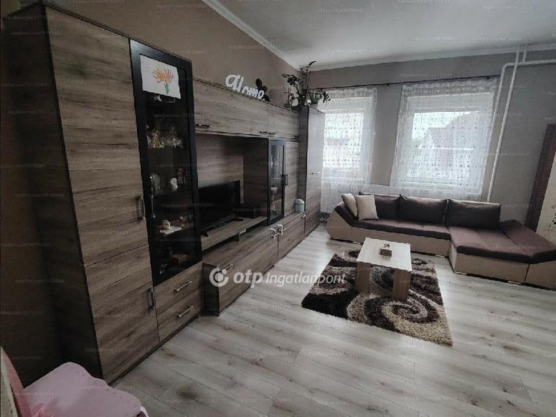 Eladó családi ház Hajdúsámson