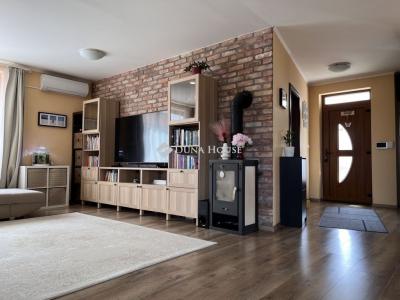 Eladó családi ház Márkó