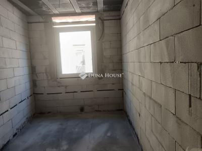 Eladó lakás Cegléd