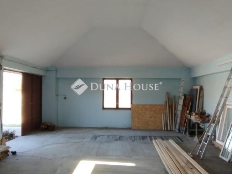 Eladó családi ház Csemő