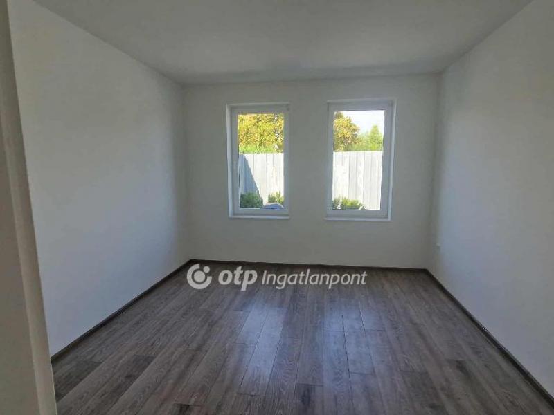 Eladó lakás Tápiószele