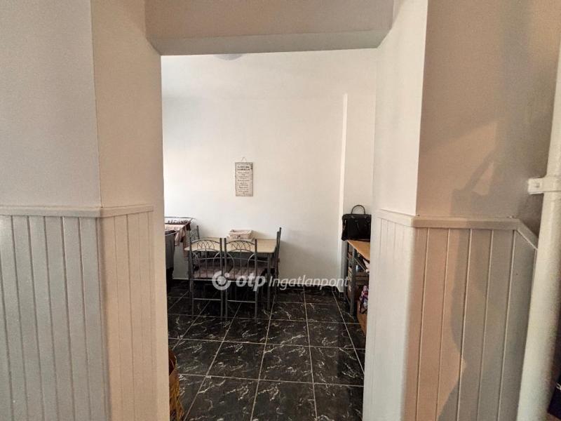 Eladó lakás Szolnok