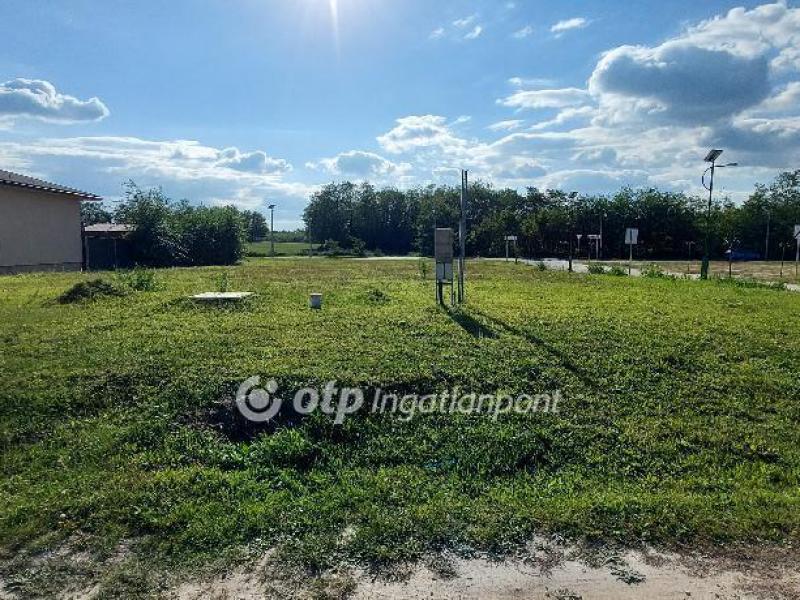Eladó lakóövezeti telek Nagyszentjános