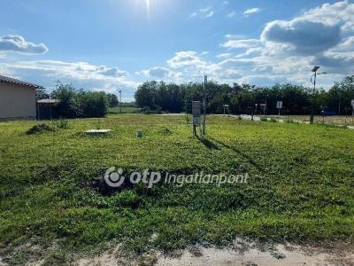 Eladó lakóövezeti telek Nagyszentjános
