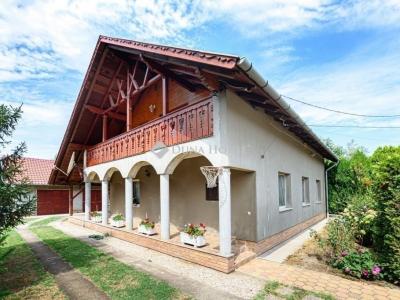 Eladó családi ház Szeged