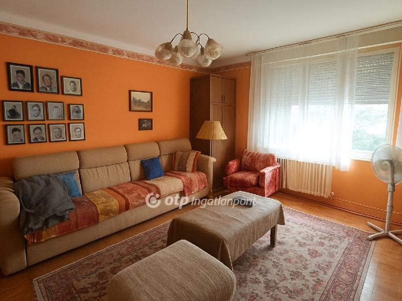 Eladó lakás Sajószentpéter