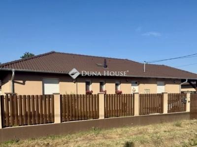 Eladó családi ház Gyál