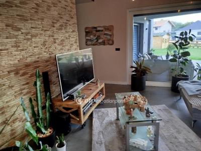 Eladó családi ház Pécs