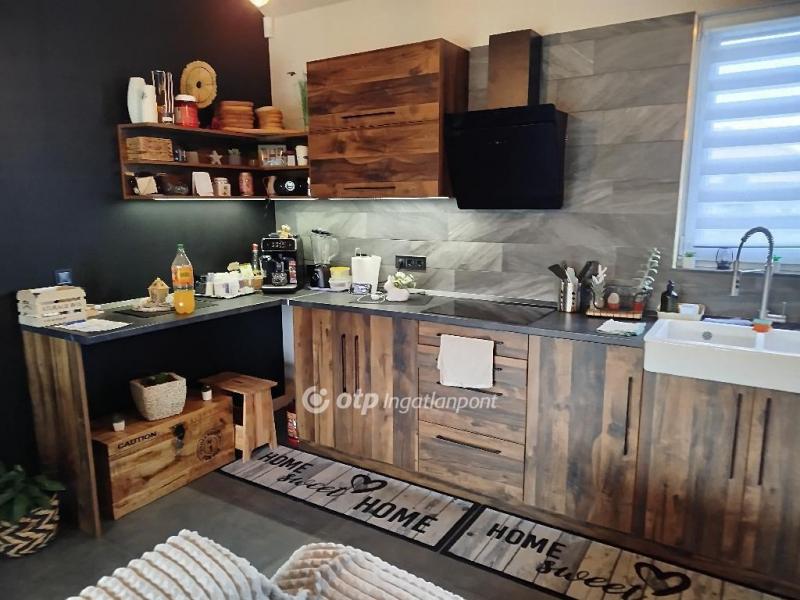 Eladó családi ház Pécs