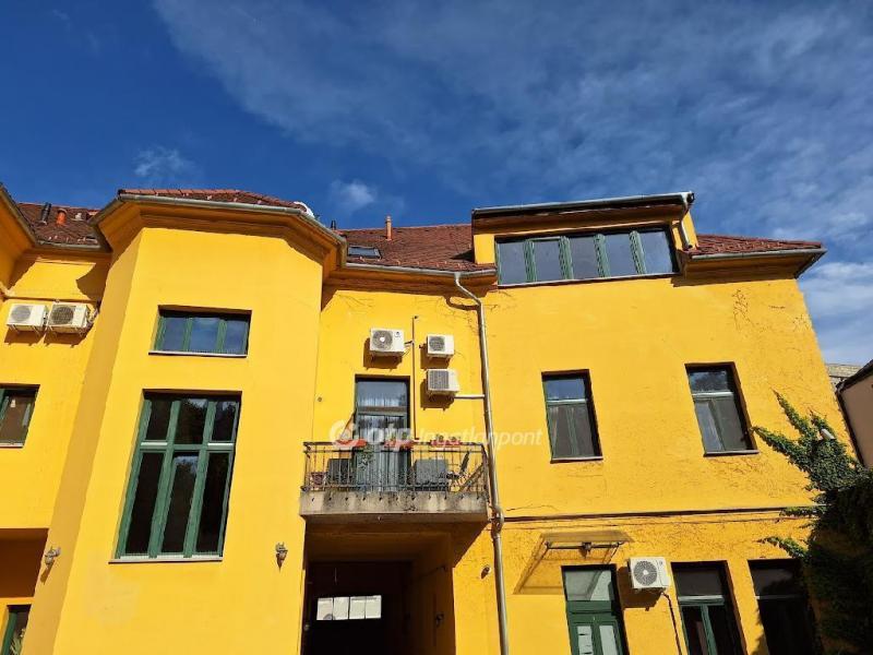 Eladó lakás Veszprém