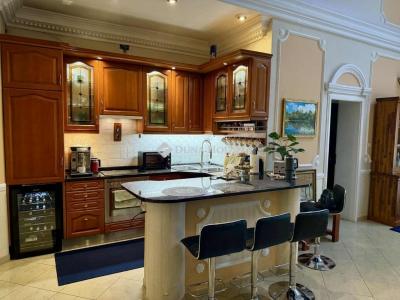 Eladó családi ház Budapest