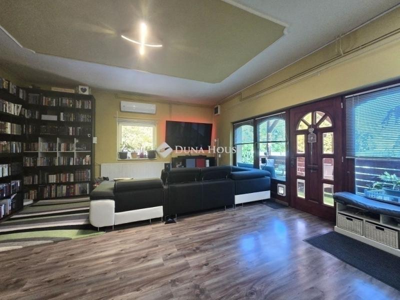 Eladó családi ház Pécel