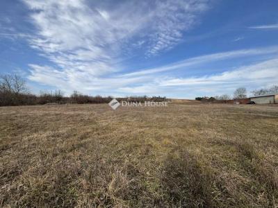 Eladó lakóövezeti telek Maglód