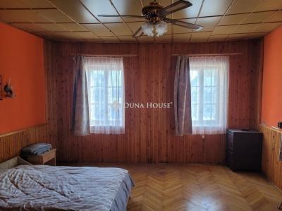 Eladó családi ház Taksony