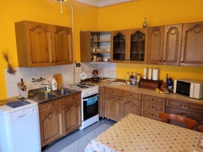 Eladó családi ház Taksony