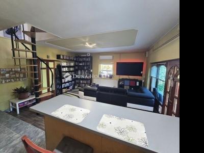 Eladó családi ház Pécel